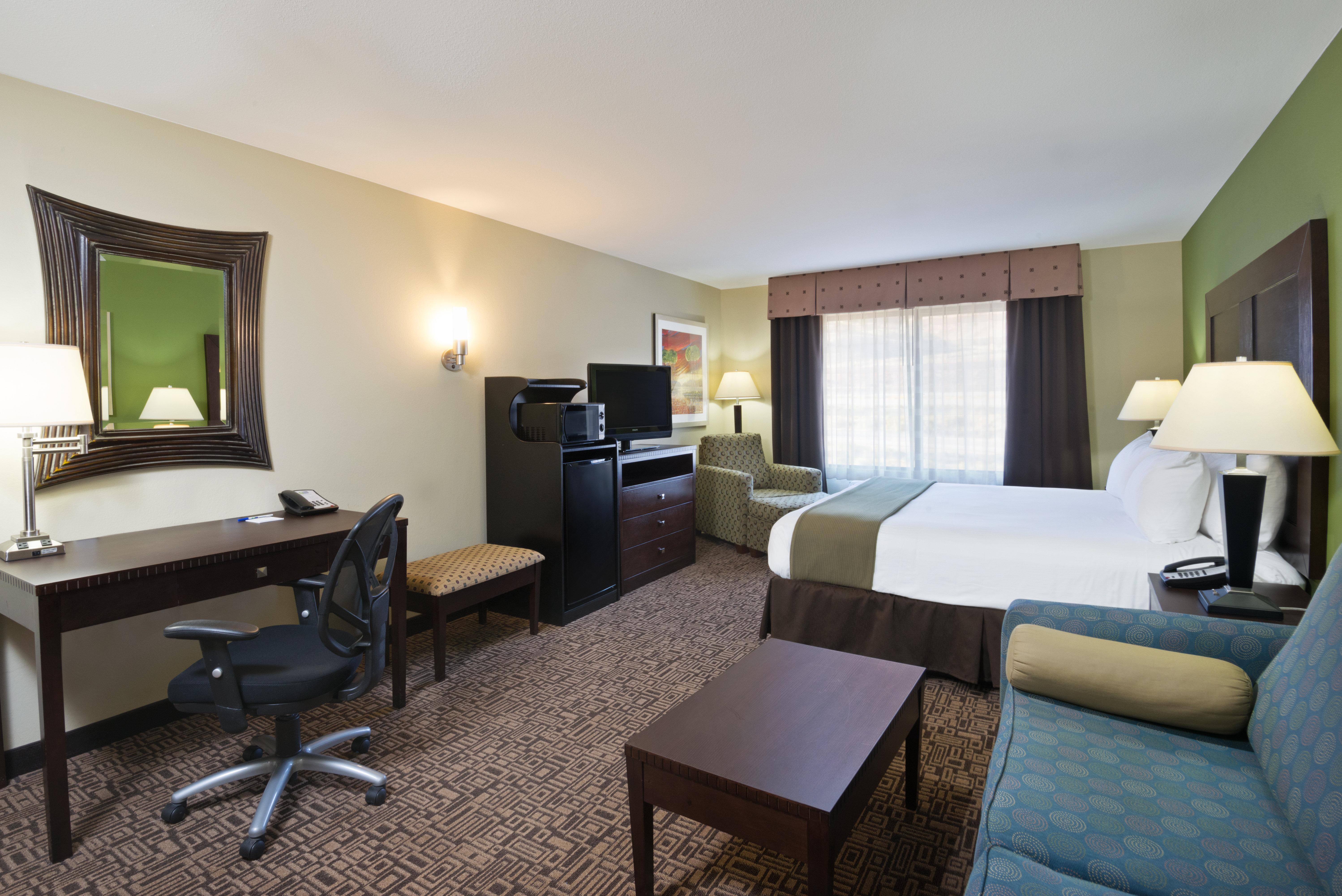 Holiday Inn Express Richfield By Ihg Екстер'єр фото