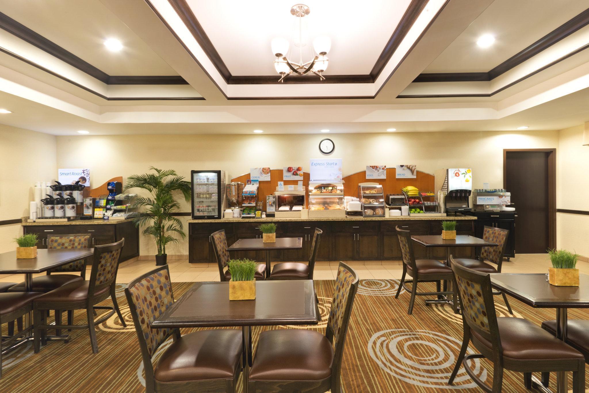 Holiday Inn Express Richfield By Ihg Екстер'єр фото